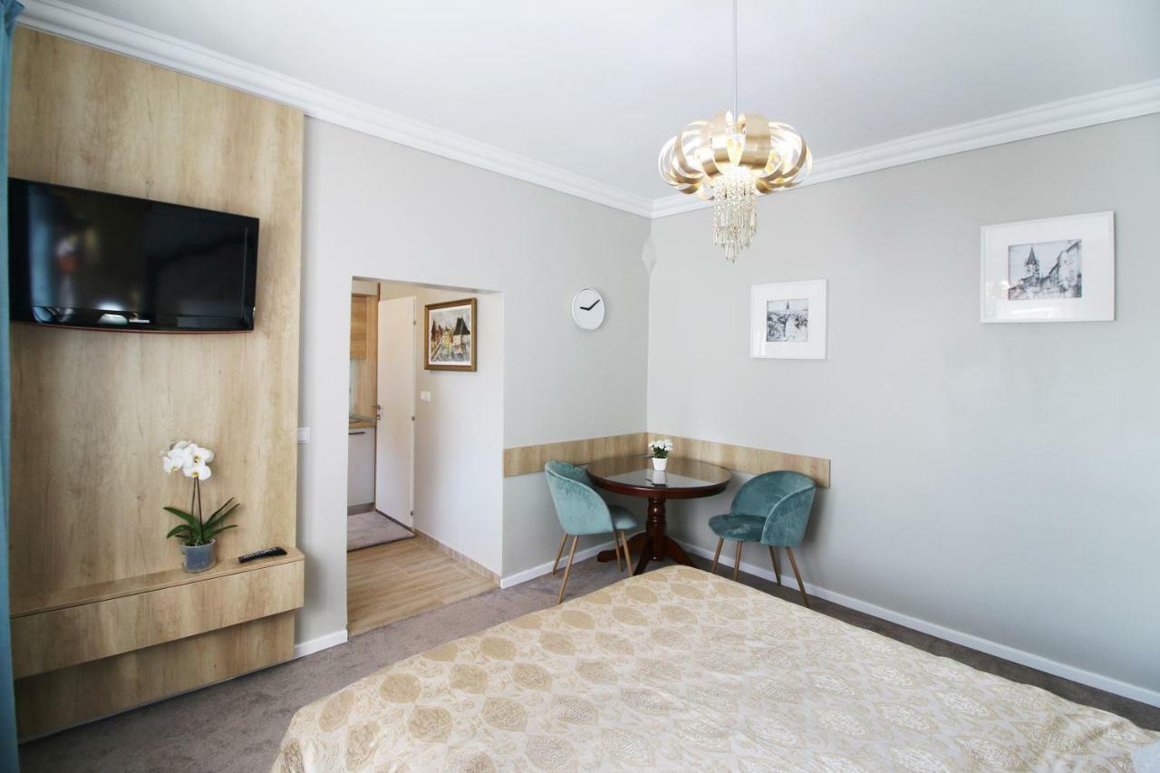 Little House Appartement Sibiu Buitenkant foto